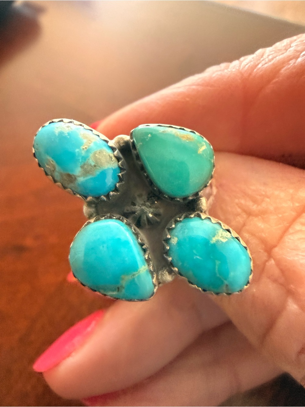 Seyara Bella Turquoise 4 stone cluster ring
Gorgeous Colors .925